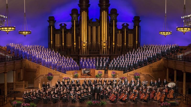 The Tabernacle Choir and Orchestra pose for a large group photo