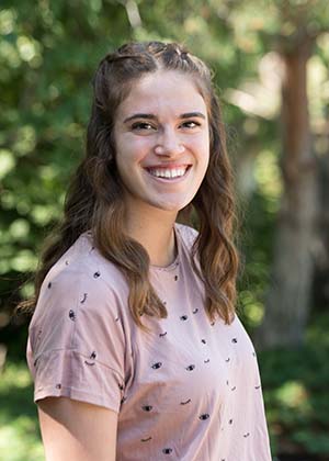 A photo of university aid recipient Rachel Oickle smiling.